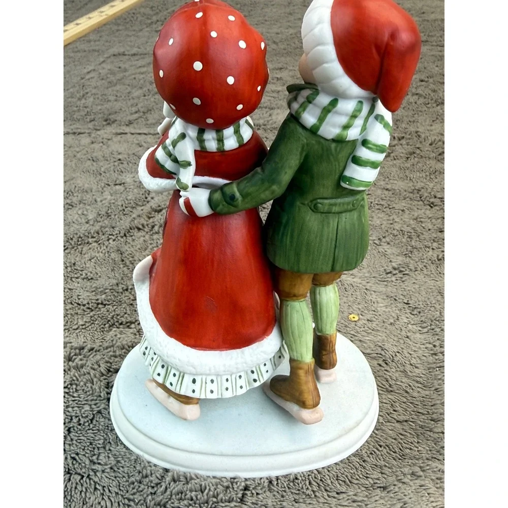 HOLLY HOBBIE LMTD ED 1980 CHRISTMAS IS‎ LOVE FIGURINE